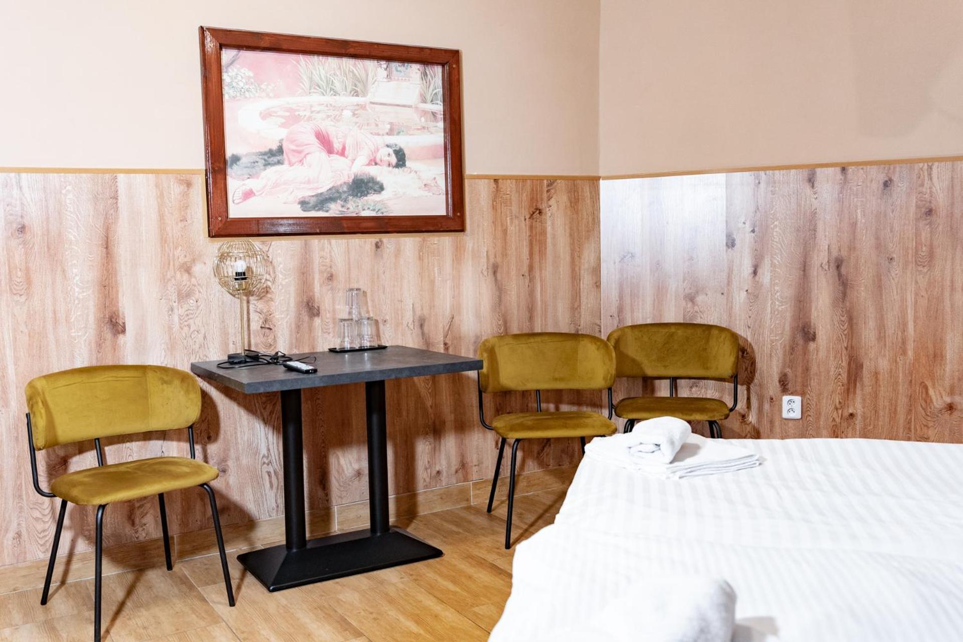 Hotel Taurus ออสตราวา ภายนอก รูปภาพ