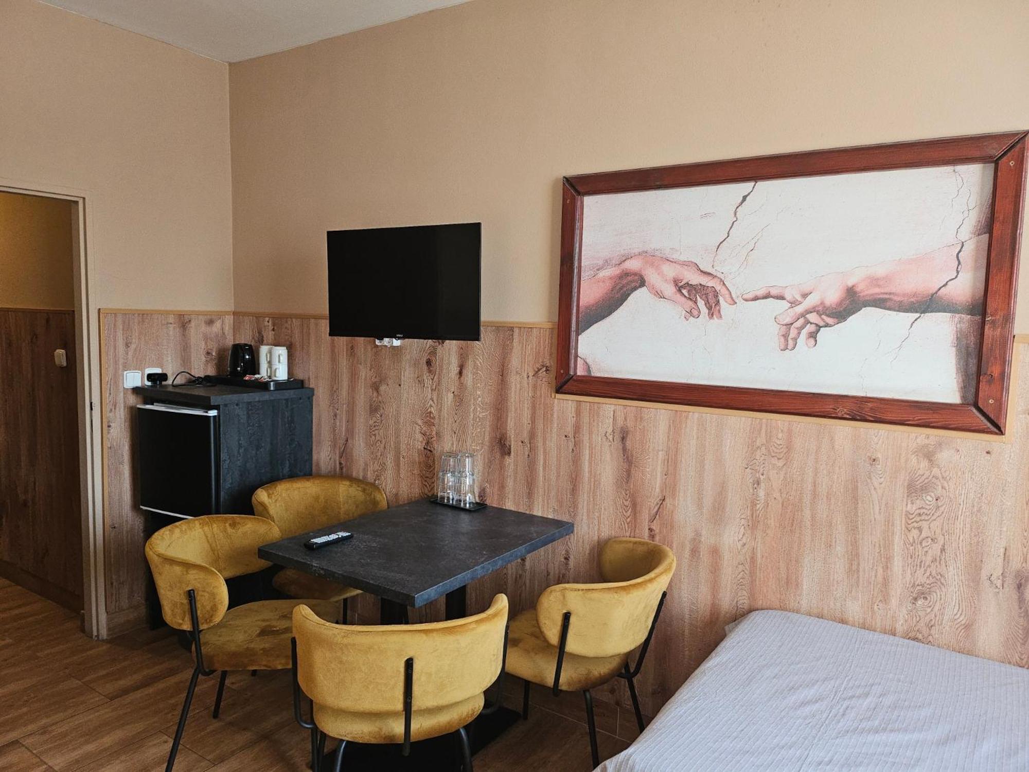 Hotel Taurus ออสตราวา ภายนอก รูปภาพ