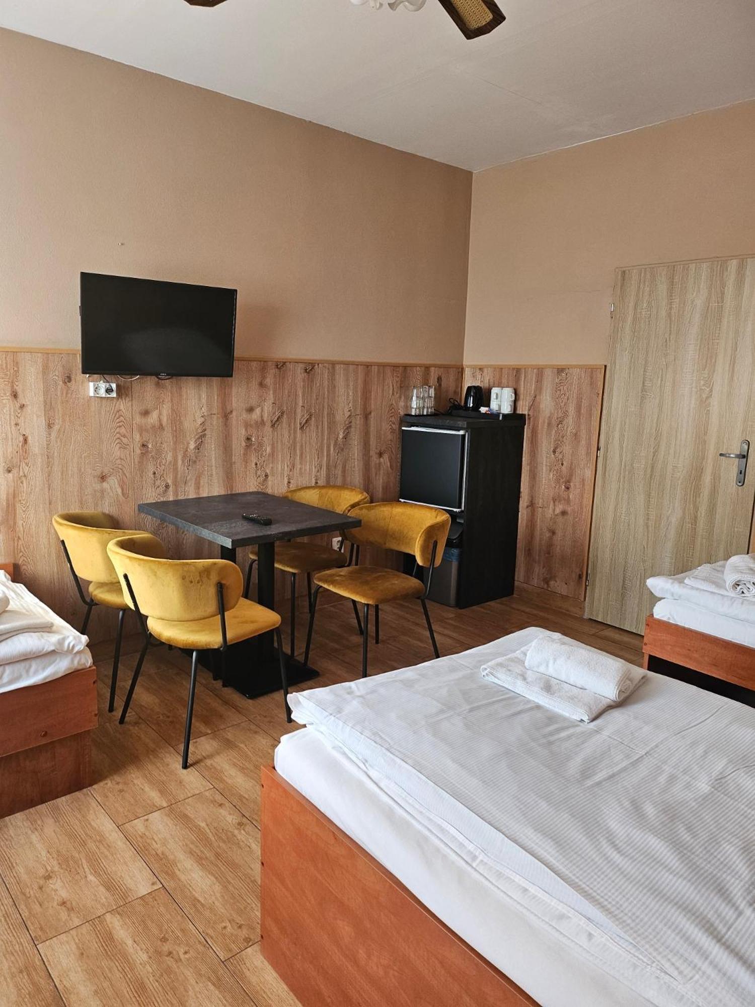 Hotel Taurus ออสตราวา ภายนอก รูปภาพ